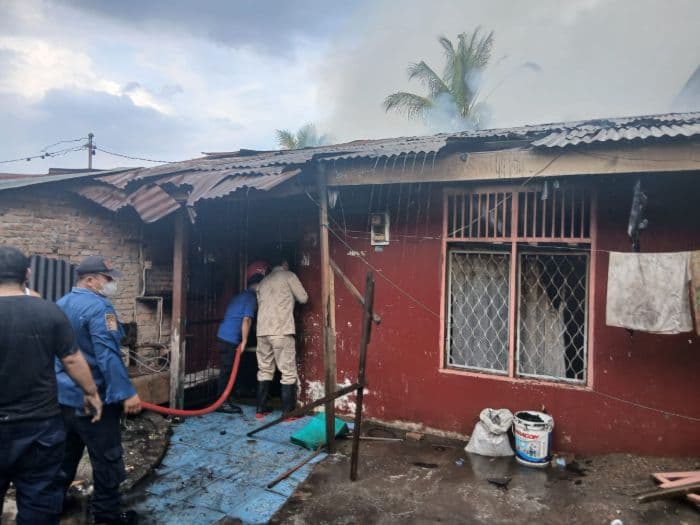 rumah_warga_di_pematangsiantar_terbakar_usai_ditinggal_saat_bakar_sampah