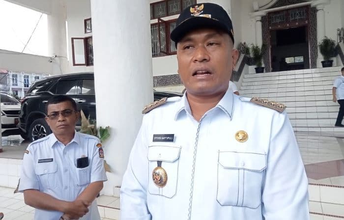 tak_hentikan_pembangunan_begini_cara_bupati_toba_hadapi_efisiensi_anggaran_