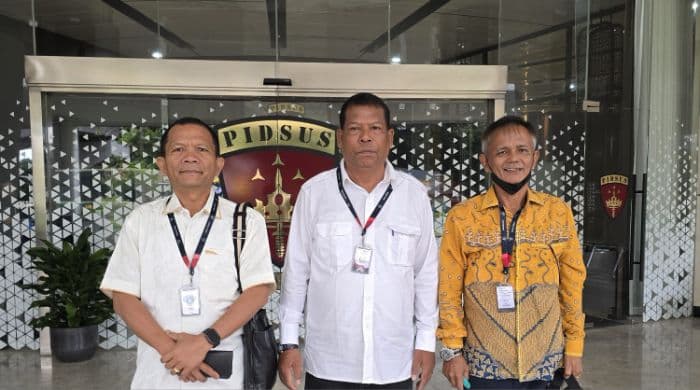 dprd_siantar_laporkan_hasil_penyelidikan_eks_rumah_singgah_covid19_ke_kejagung