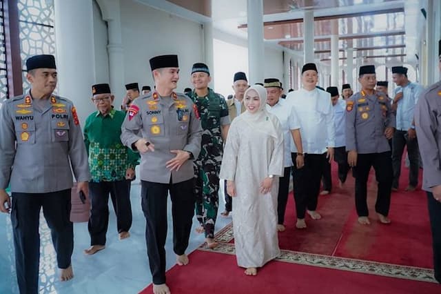 safari_ramadan_labuhanbatu_dimulai_bupati_maya_hasmita_dan_wakapolda_sumut_ajak_warga_jaga_kondusivitas