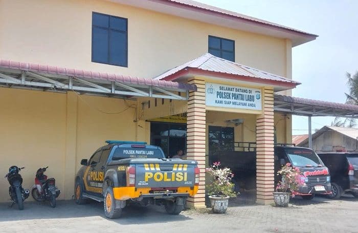 urus_surat_kehilangan_buku_nikah_di_polsek_pantai_labu_warga_mengaku_harus_bolakbalik
