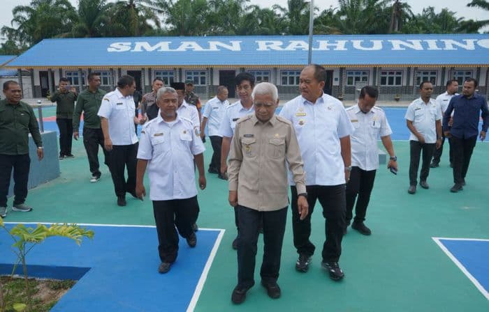 wagubsu_tinjau_kesiapan_sman_rahuning_di_asahan