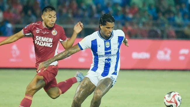 thom_haye_sumbang_assist_persib_taklukkan_semen_padang_20