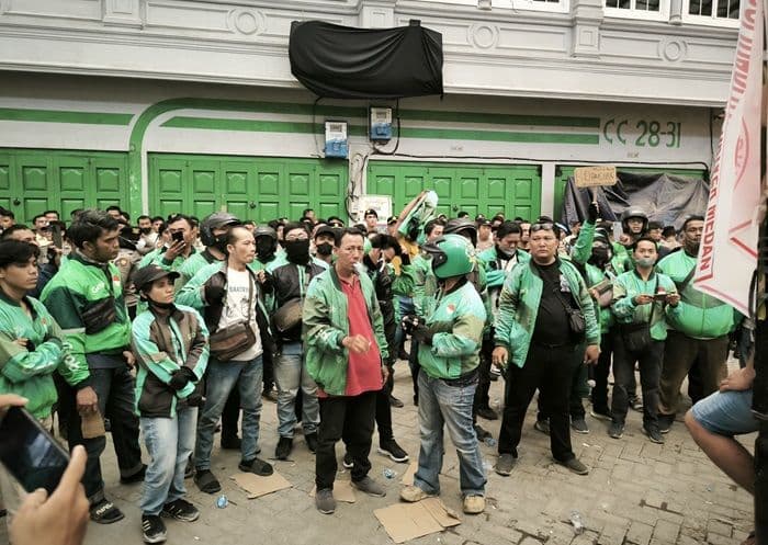 ratusan_driver_ojol_medan_gelar_aksi_di_kantor_grab_simak_tuntutannya
