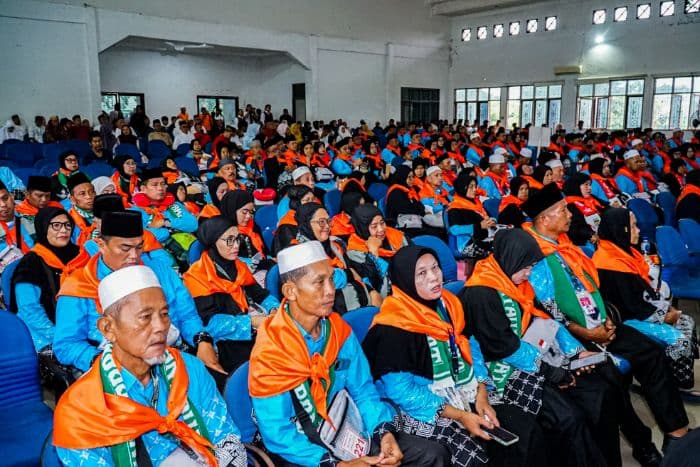 218_jemaah_calon_haji_labuhanbatu_berangkat_bupati_jaga_niat_dan_kesehatan