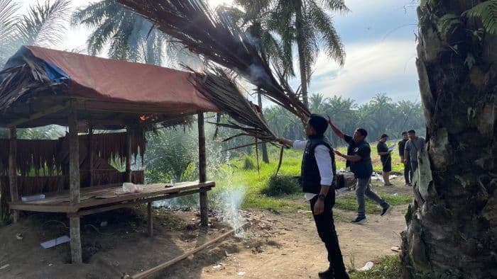 barakbarak_narkoba_di_kecamatan_selesai_dibakar_polisi