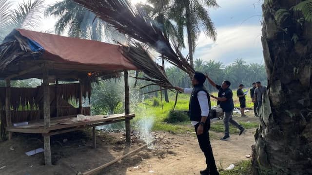barakbarak_narkoba_di_kecamatan_selesai_dibakar_polisi