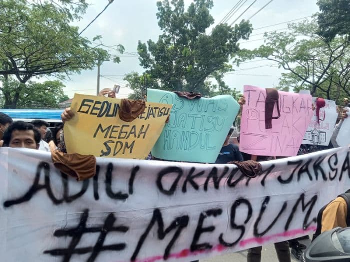 demo_di_kejati_sumut_massa_tuntut_jaksa_di_madina_dicopot_terkait_dugaan_perselingkuhan