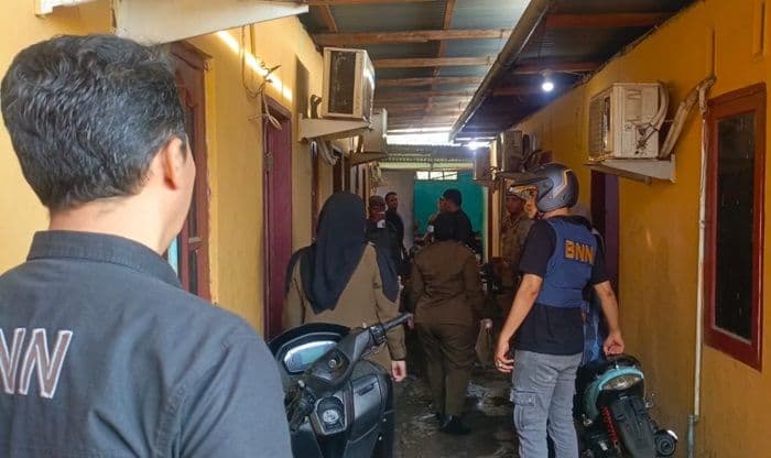 gerebek_koskosan_di_binjai_bnnk_temukan_16_penghuni_positif_narkoba