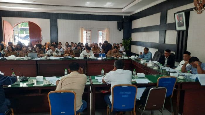 pansus_lkpj_simalungun_soroti_pelayanan_rsud_perdagangan_obat_dan_gedung_bermasalah