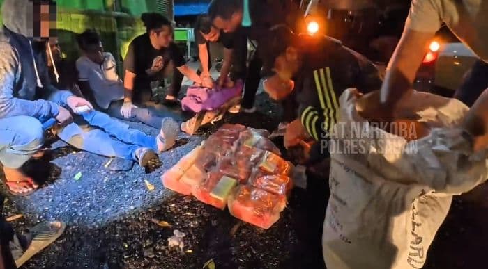 dua_warga_pekanbaru_kurir_40_kg_sabu_ditangkap_polres_asahan_