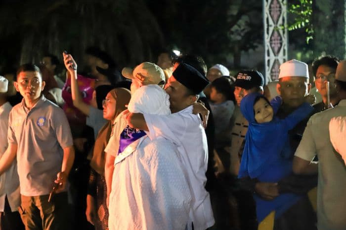 110_jemaah_haji_pematangsiantar_kembali_ke_kampung_halaman_dengan_selamat