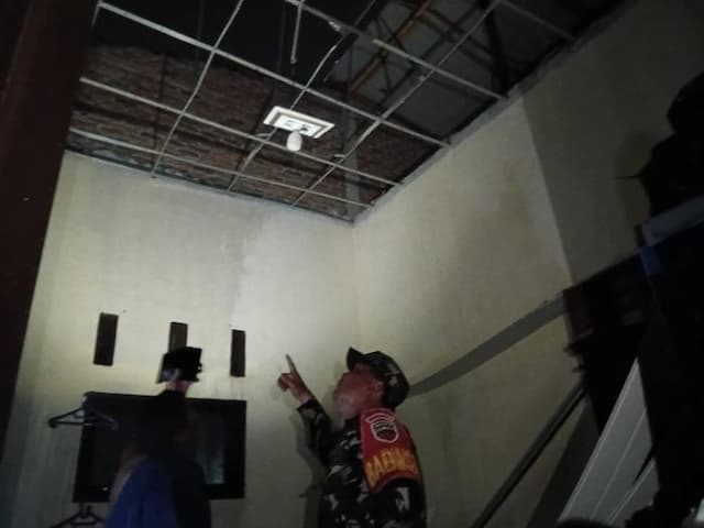 angin_kencang_rusak_dua_rumah_di_lubuk_pakam_warga_terpaksa_mengungsi_sementara