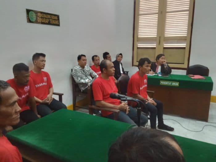 hakim_pn_medan_kembali_tunda_vonis_empat_rayap_besi_stadion_teladan