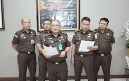 kejati_sumut_tunggu_lhp_kejagung_soal_jaksa_kejari_labusel_todong_senpi_di_medan