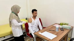 pemberian_vaksin_campak_nakes_tak_ganggu_pelayanan_di_rsu_haji_medan_