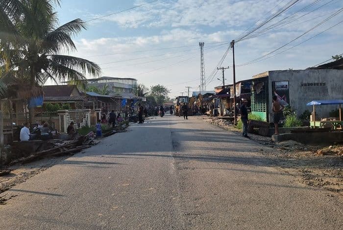 jalan_khairul_anwar_lengang_usai_penertiban_pedagang_di_tanjung_pura_langkat