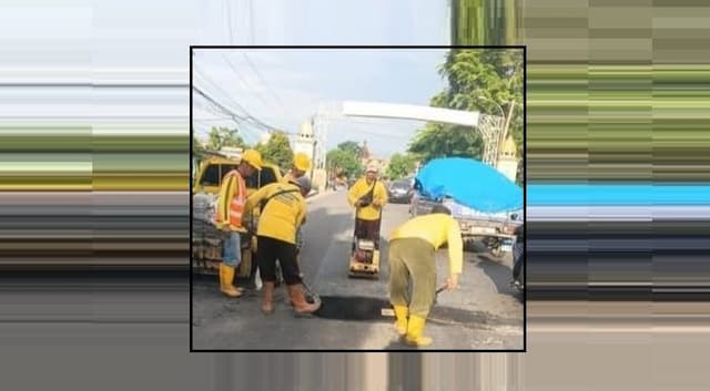 jalinsum_medanlubuk_pakam_dipenuhi_lubang_pengendara_motor_kerap_terjatuh_hingga_meninggal