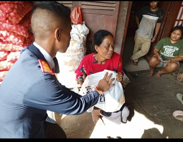 ytb_bentuk_karakter_pelajar_melalui_program_berbagi