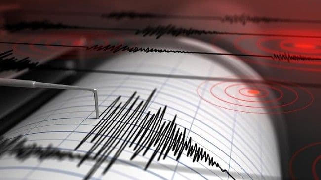 gempa_m_63_guncang_filipina_selatan_warga_berhamburan_selamatkan_diri