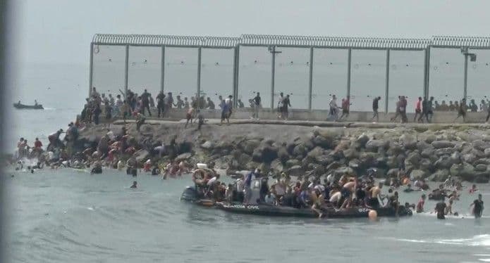 korban_tewas_gelombang_migran_ilegal_ke_ceuta_bertambah_jadi_77_orang