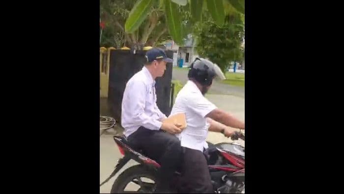 rabu_car_free_day_kadis_sdabmbk_deli_serdang_datang_ke_kantor_dibonceng_sepeda_motor