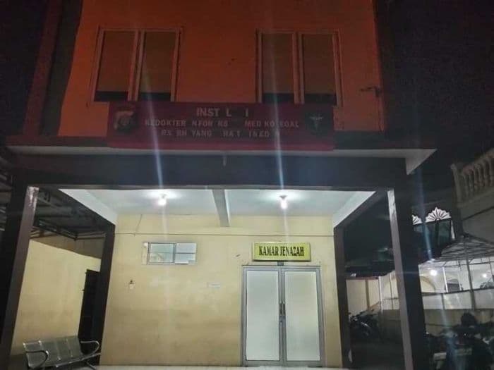 jenazah_wartawan_nico_saragih_dibawa_ke_rs_bhayangkara_medan_untuk_otopsi
