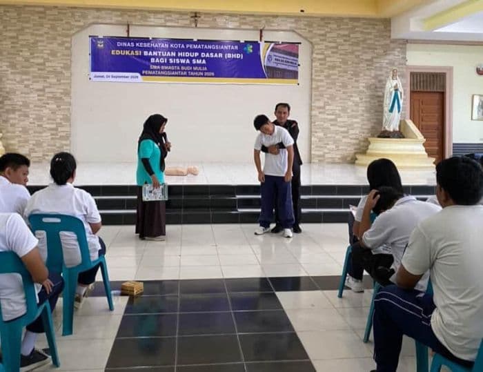 100_siswa_di_pematangsiantar_dilatih_selamatkan_korban_henti_jantung