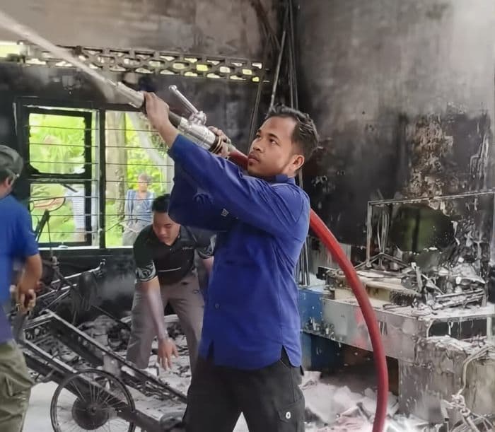 dapur_rumah_warga_di_batu_bara_terbakar_diduga_dipicu_obat_nyamuk_bakar