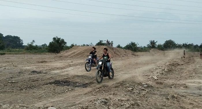 sirkuit_motocross_di_tebingtinggi_jadi_arena_hiburan_sekaligus_tekan_balapan_liar_