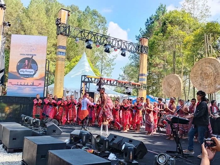 viky_sianipar_tampil_bersama_puluhan_pelajar_di_lttmf_60