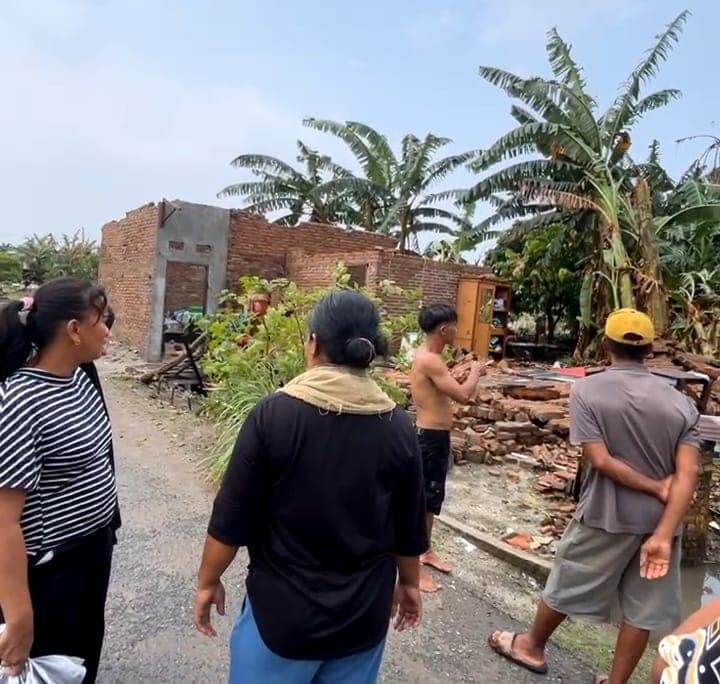 warga_korban_puting_beliung_hanya_terima_bantuan_makanan_perbaikan_rumah_belum_ada
