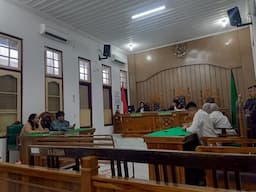 pn_medan_tolak_praperadilan_aktivis_lingkungan_sunggal_penetapan_tersangka_dinyatakan_sah_