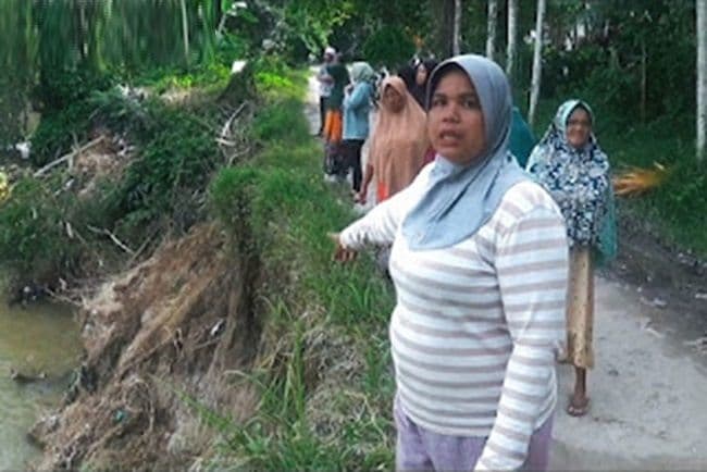abrasi_sungai_di_batang_kuis_makin_parah_warga_desak_pemerintah_bangun_bronjong_sebelum_rumah_hanyut