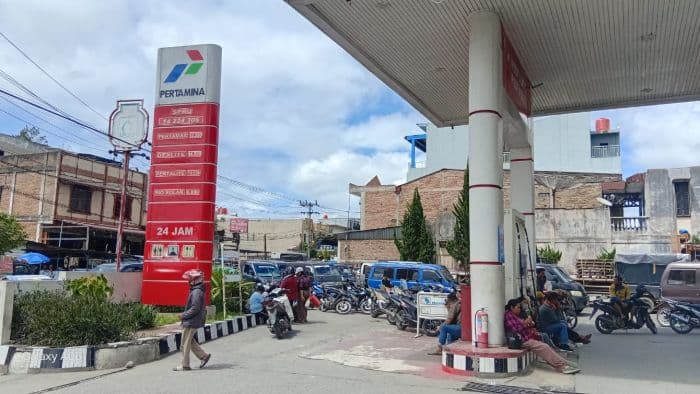 bbm_di_spbu_langka_pemkab_taput_imbau_motor_hanya_boleh_isi_3_liter_mobil_20_liter