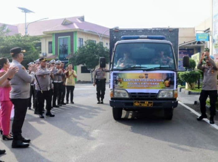 kapolres_batu_bara_berangkatkan_bantuan_kemanusiaan_ke_taput