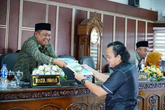 pansus_optimalisasi_pad_resmi_dibentuk_dalam_rapat_paripurna_dprd_labuhanbatu