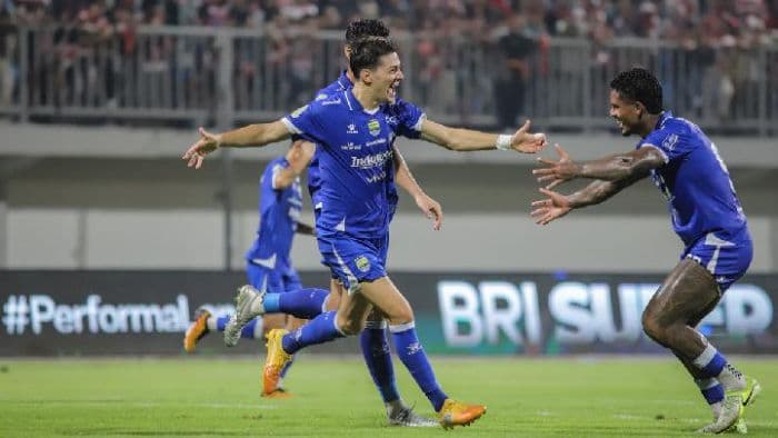 persib_bandung_kalahkan_borneo_samarinda_31_di_super_league_pekan_ke4