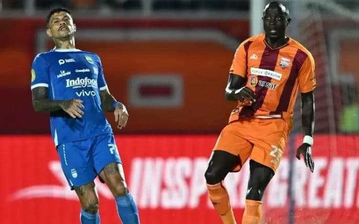 persib_bandung_vs_borneo_samarinda_11_di_babak_pertama_laga_super_league