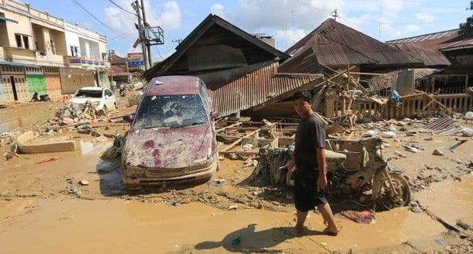 update_bencana_sumatera_867_orang_tewas_pengungsi_capai_835_ribu_warga_