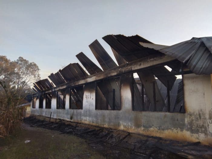sd_di_tanjung_saluksuk_dairi_terbakar_kerugian_negara_rp600_juta