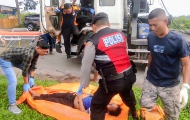sopir_truk_kontainer_ditemukan_meninggal_di_kabin_truknya_kawasan_lima_puluh_batu_bara