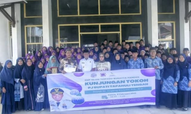 pj_bupati_tapteng_ajak_pengurus_yayasan_ishlahul_ummah_cerdaskan_anak_bangsa_