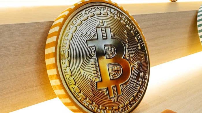 bitcoin_sempat_anjlok_ke_us60_ribu_pasar_kripto_diliputi_ketakutan_ekstrem