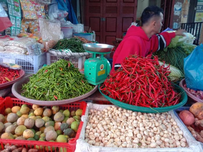 harga_bahan_pokok_di_pasar_balige_toba_berfluktuasi_cabai_dan_ikan_dominan_naik