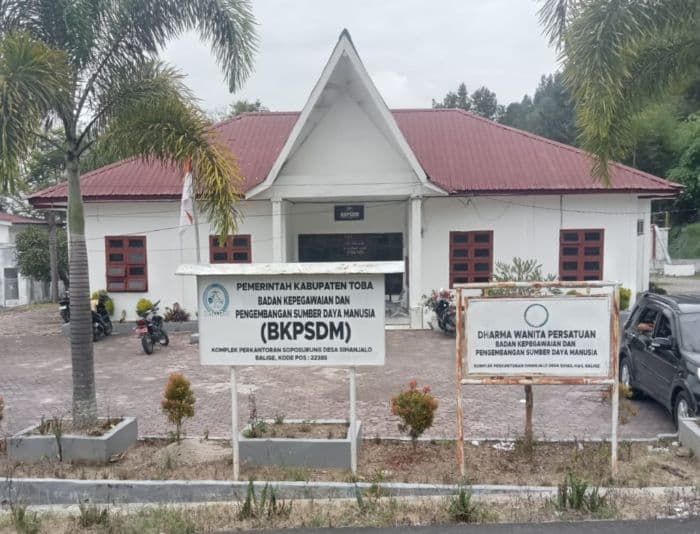 pelantikan_kadis_dukcapil_di_toba_masih_menunggu_sk_mendagri