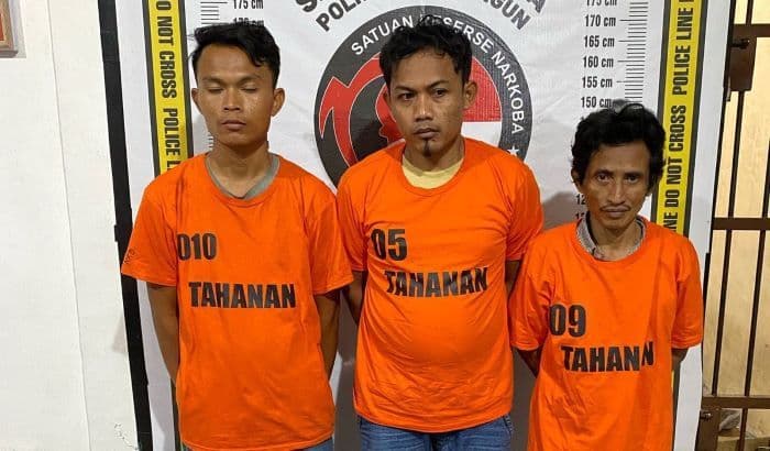 polsek_bosar_maligas_tangkap_tiga_pengedar_sabu_di_kampung_lalang