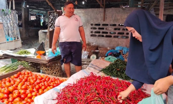 sepekan_ramadan_harga_cabai_merah_dan_bawang_di_kisaran_masih_stabil_