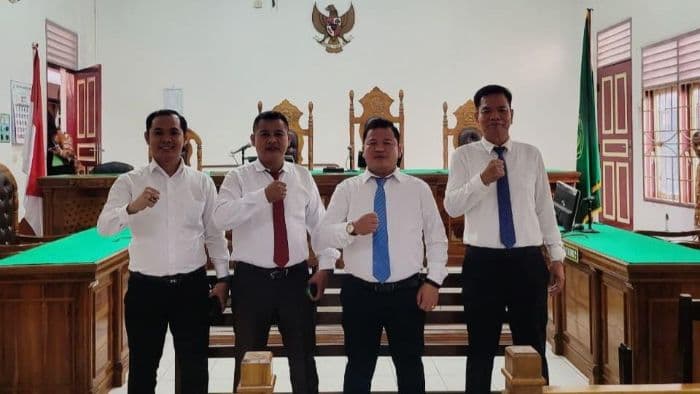 kuasa_hukum_minta_saksi_safenia_gulo_dihadirkan_dalam_dugaan_korupsi_rehabilitasi_puskesmas_di_nias_barat