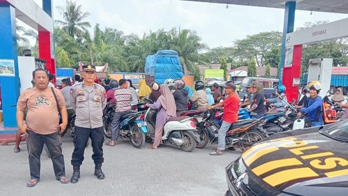 polres_batu_bara_cek_14_spbu_sejumlah_lokasi_kosong_bbm_pasokan_pertamina_ditunggu_malam_ini